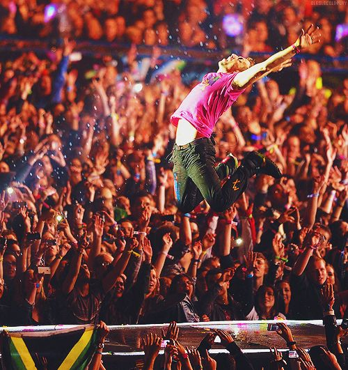 Coldplay invita a sus fans a ponerle voz a su próximo tema “One World”